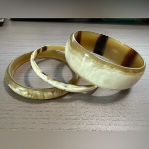 Set of 3 Stylish, Versatile, Stackable Handcrafted Brown & Cream Horn Bangles